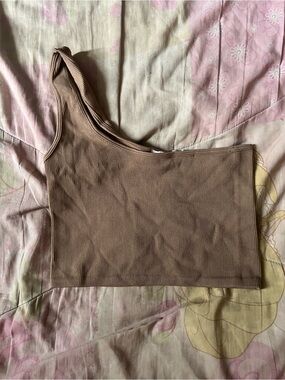 Cache Ribbed One-Shoulder Crop Top in Taupe